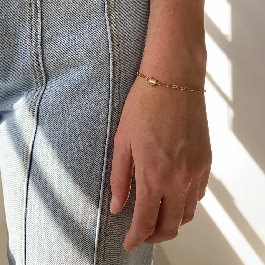 Jessa Lock Bracelet Gold Plated | Thatch