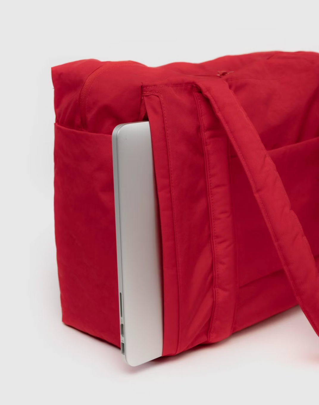 Small Cloud Carry-on in Apple | Baggu