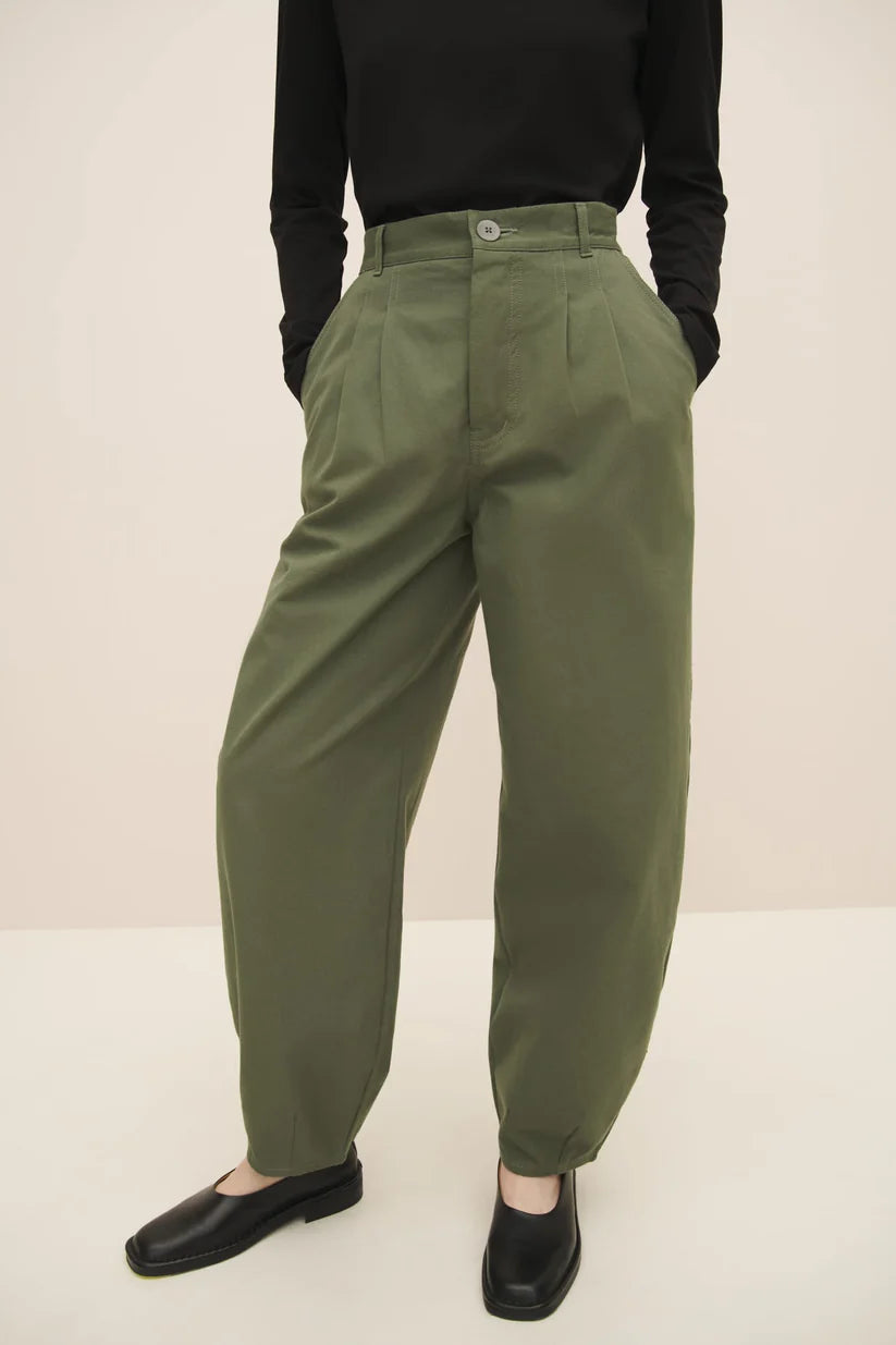 Felix Pant in Sage | Kowtow