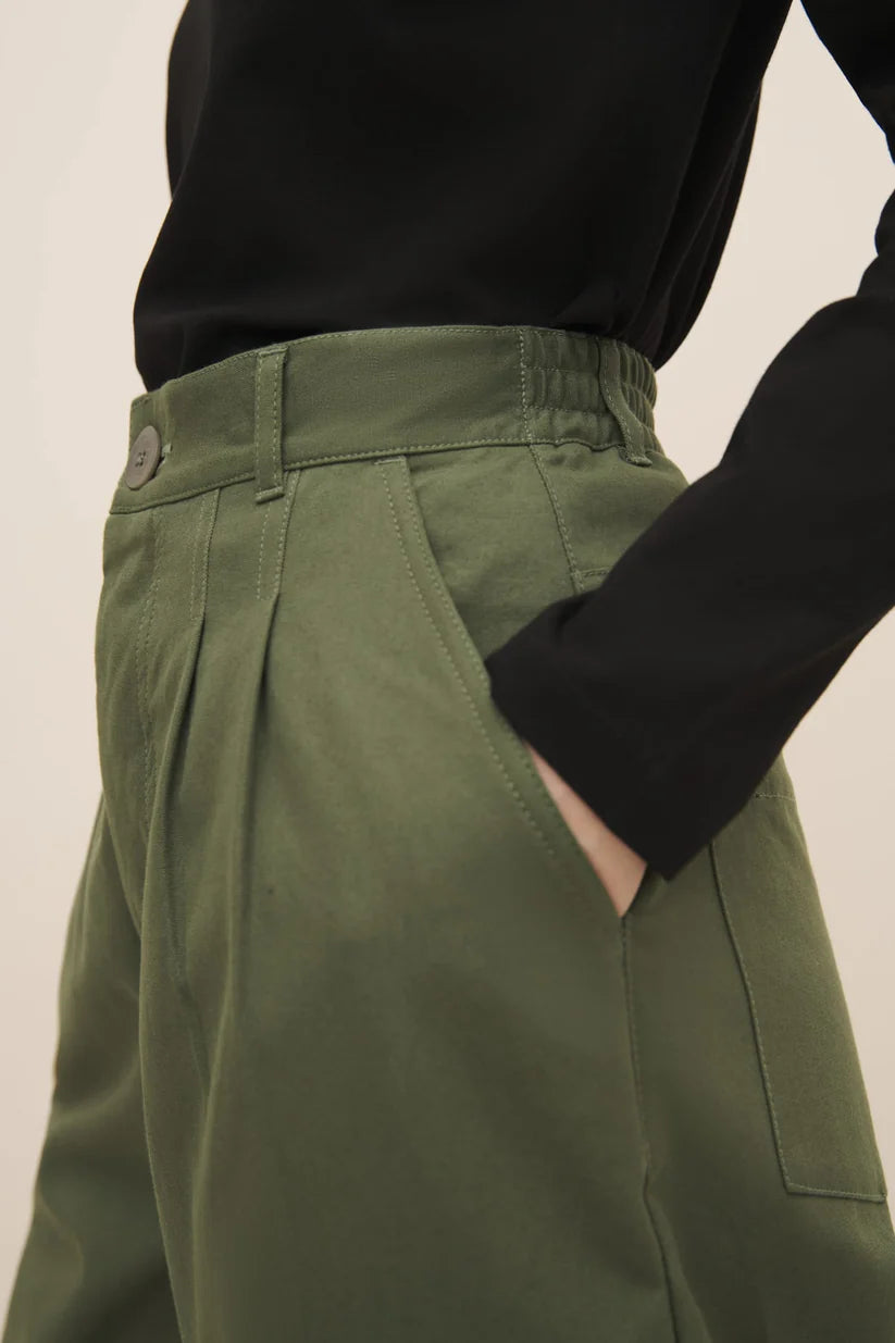 Felix Pant in Sage | Kowtow